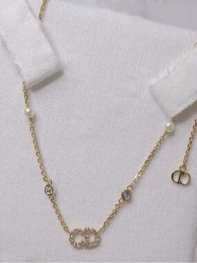 Gold Crystal Interlocking Pendant Necklace with Pearls